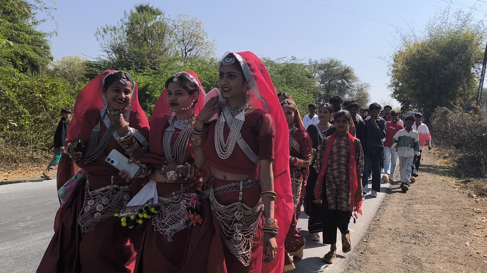 भगोरिया — पारंपरिक वेशभूषा में महिलाएं