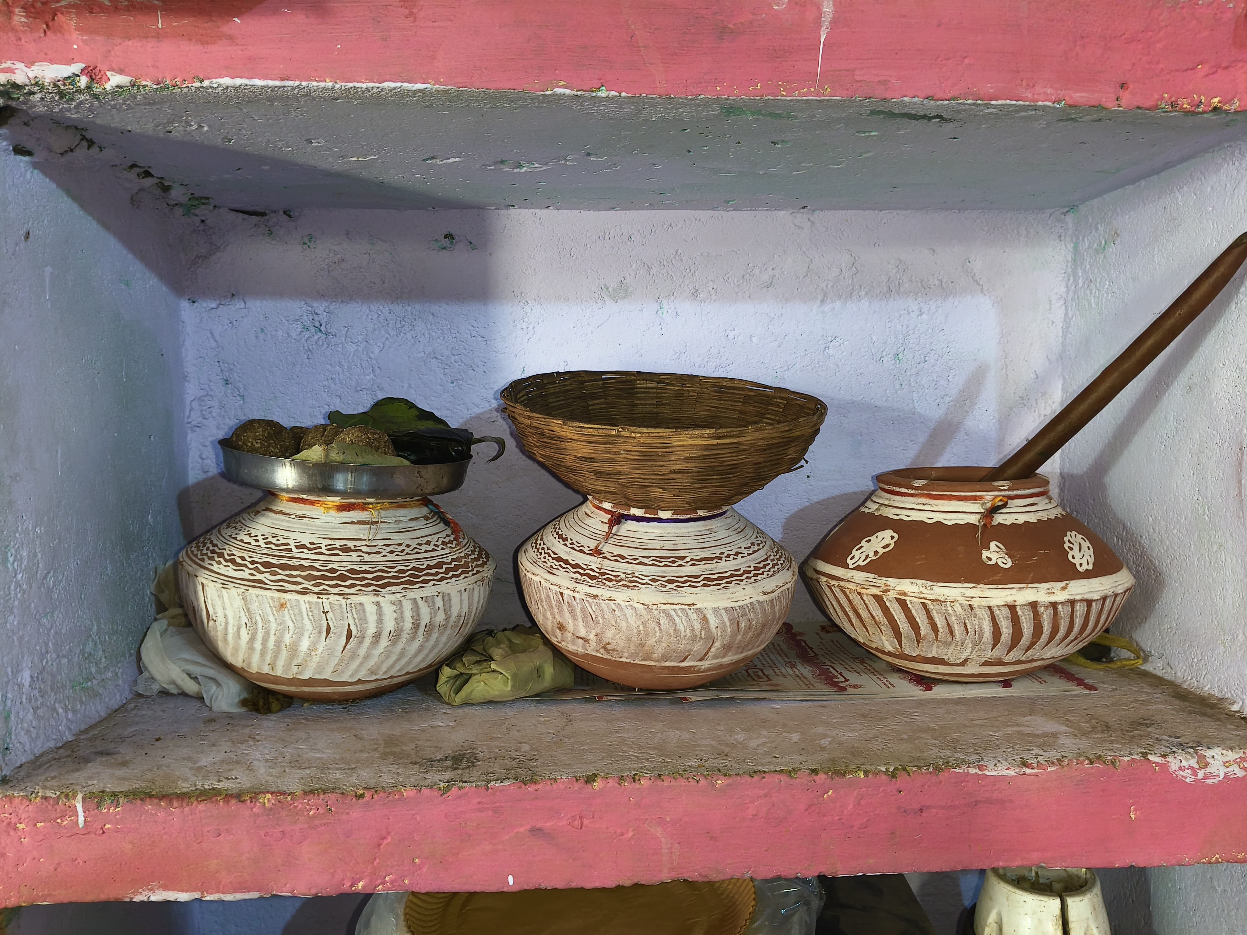 भराड़ी — मिट्टी के घड़े